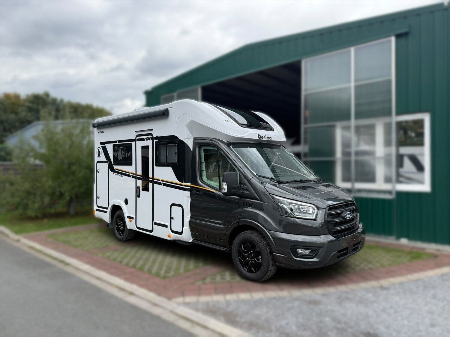 Wohnmobil Benimar Yrteo YR881 mit 4 Sitzen bei Hartmann GmbH Wohnmobil Ford Transit Benimar YR881 Yrteo mit 4 Sitzen und 2 Schlafplätzen