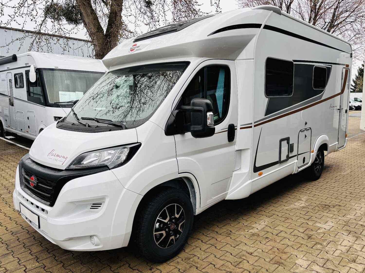 Wohnmobil Bürstner Lyseo TD 684 G mit 4 Sitzen bei Ertl Minute GmbH Wohnmobil Fiat Ducato Bürstner 684 G Lyseo TD mit 4 Sitzen und 2 Schlafplätzen