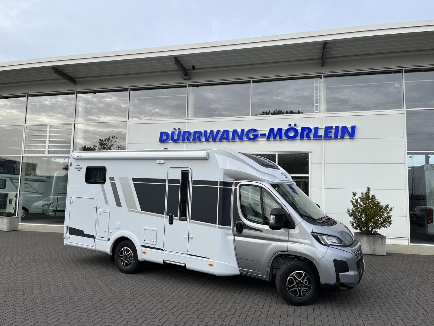 Wohnmobil Carado T 328 mit 4 Sitzen bei Dürrwang GmbH & Co. KG Caravan und Reisemobile Wohnmobil Fiat Ducato Carado 328 T mit 4 Sitzen und 3 Schlafplätzen