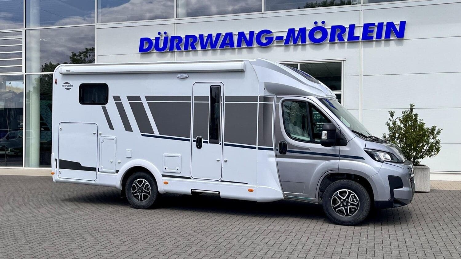 Wohnmobil Carado T 328 mit 4 Sitzen bei Dürrwang GmbH & Co. KG Caravan und Reisemobile Wohnmobil Fiat Ducato Carado 328 T mit 4 Sitzen und 2 Schlafplätzen