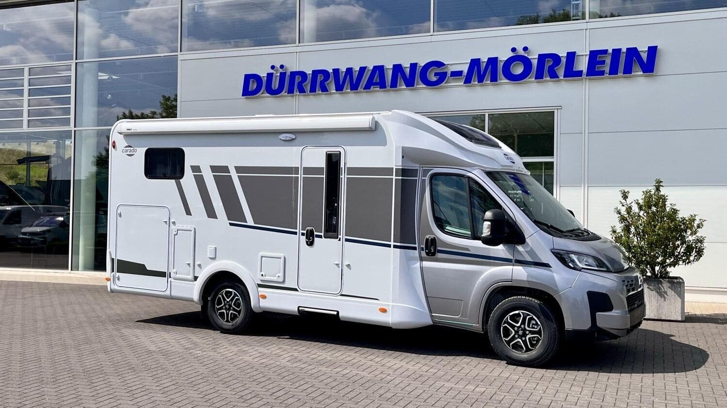 Wohnmobil Carado T 328 mit 4 Sitzen bei Dürrwang GmbH & Co. KG Caravan und Reisemobile Wohnmobil Fiat Ducato Carado 328 T mit 4 Sitzen und 4 Schlafplätzen