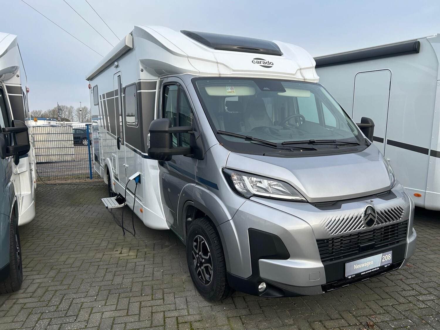 Wohnmobil Carado T 448 mit 4 Sitzen bei Caravan-Wendt GmbH & Co. KG Wohnmobil Citroen Jumper Carado 448 T mit 4 Sitzen und 4 Schlafplätzen