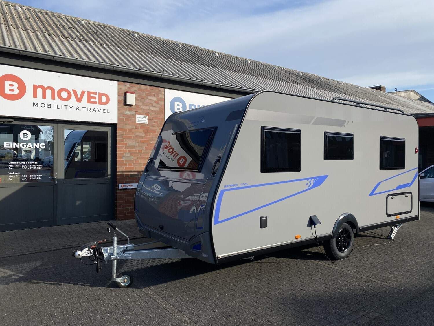 Wohnwagen Caravelair Sport Line 455 Anniversary mit 4 Sitzen bei B Moved GmbH Wohnwagen Caravelair 455 Anniversary Sport Line mit 4 Sitzen und 2 Schlafplätzen