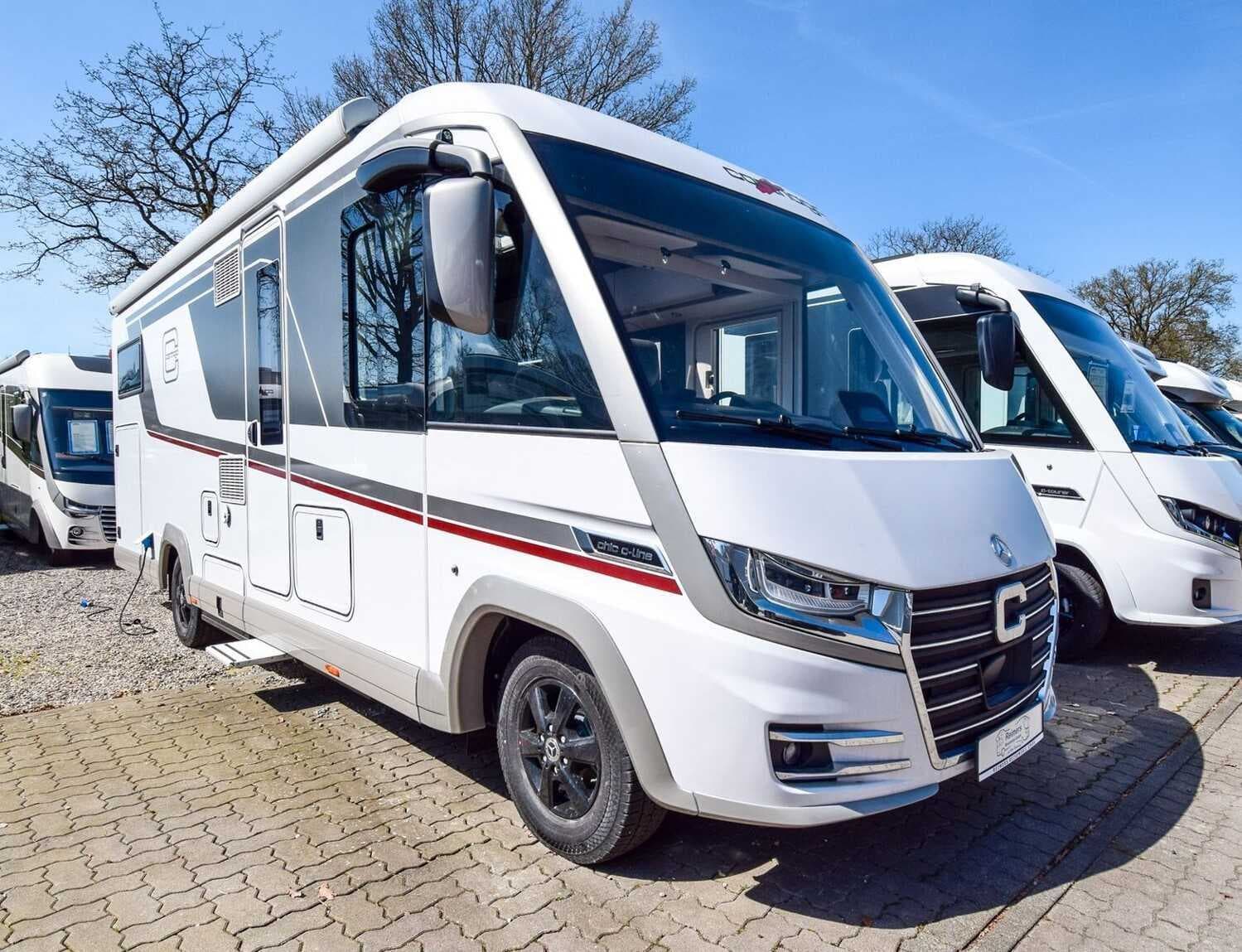 Wohnmobil Carthago chic c-line I 4.9 LE L mit 4 Sitzen bei Reimers Reisemobil GmbH Wohnmobil Mercedes Sprinter Carthago 4.9 LE L chic c-line I mit 4 Sitzen und 4 Schlafplätzen