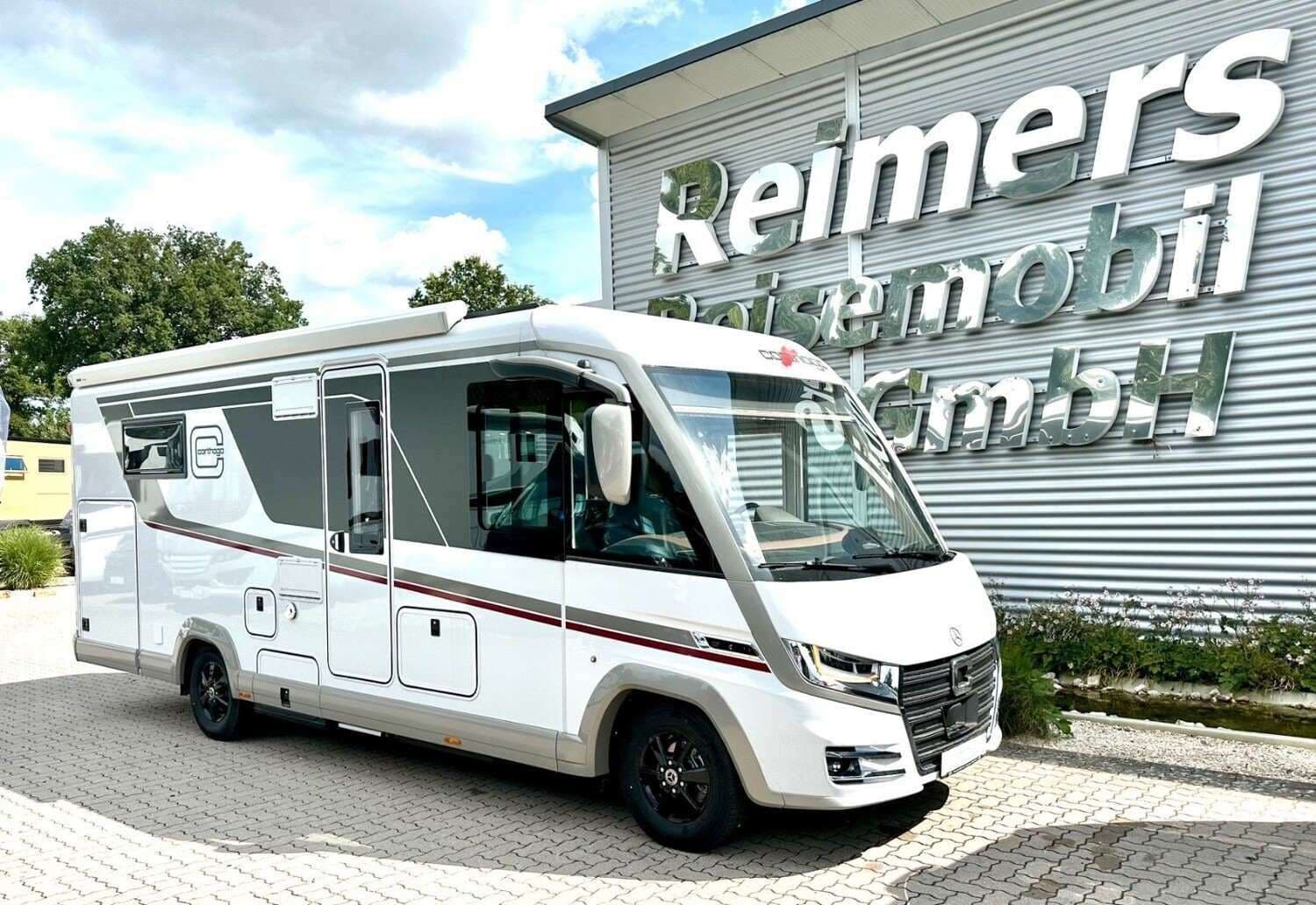 Wohnmobil Carthago chic c-line I 5.0 QB mit 4 Sitzen bei Reimers Reisemobil GmbH Wohnmobil Mercedes Sprinter Carthago 5.0 QB chic c-line I mit 4 Sitzen und 4 Schlafplätzen