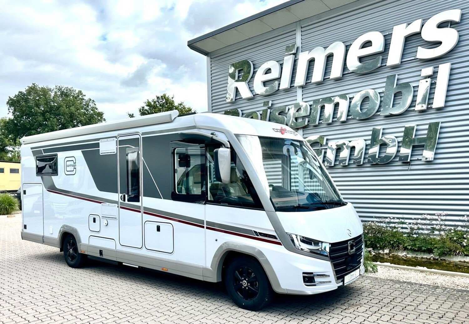 Wohnmobil Carthago chic c-line I 5.0 QB L mit 4 Sitzen bei Reimers Reisemobil GmbH Wohnmobil Mercedes Sprinter Carthago 5.0 QB L chic c-line I mit 4 Sitzen und 4 Schlafplätzen