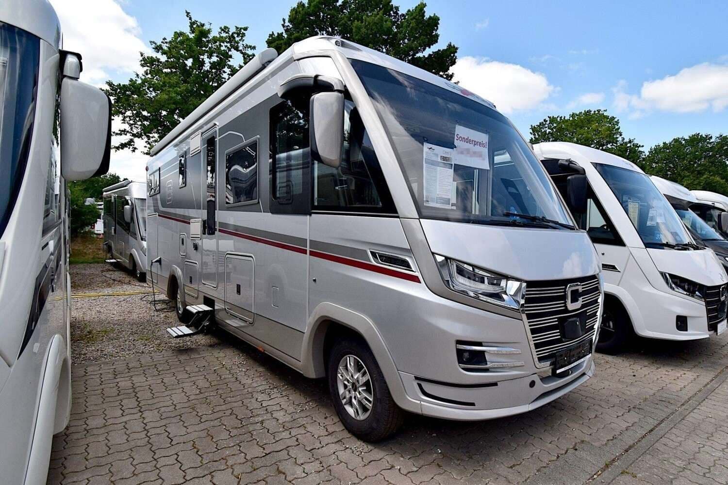 Wohnmobil Carthago chic s-plus I 61 XL LE mit 4 Sitzen bei Reimers Reisemobil GmbH Wohnmobil Iveco Daily Carthago 61 XL LE chic s-plus I mit 4 Sitzen und 4 Schlafplätzen