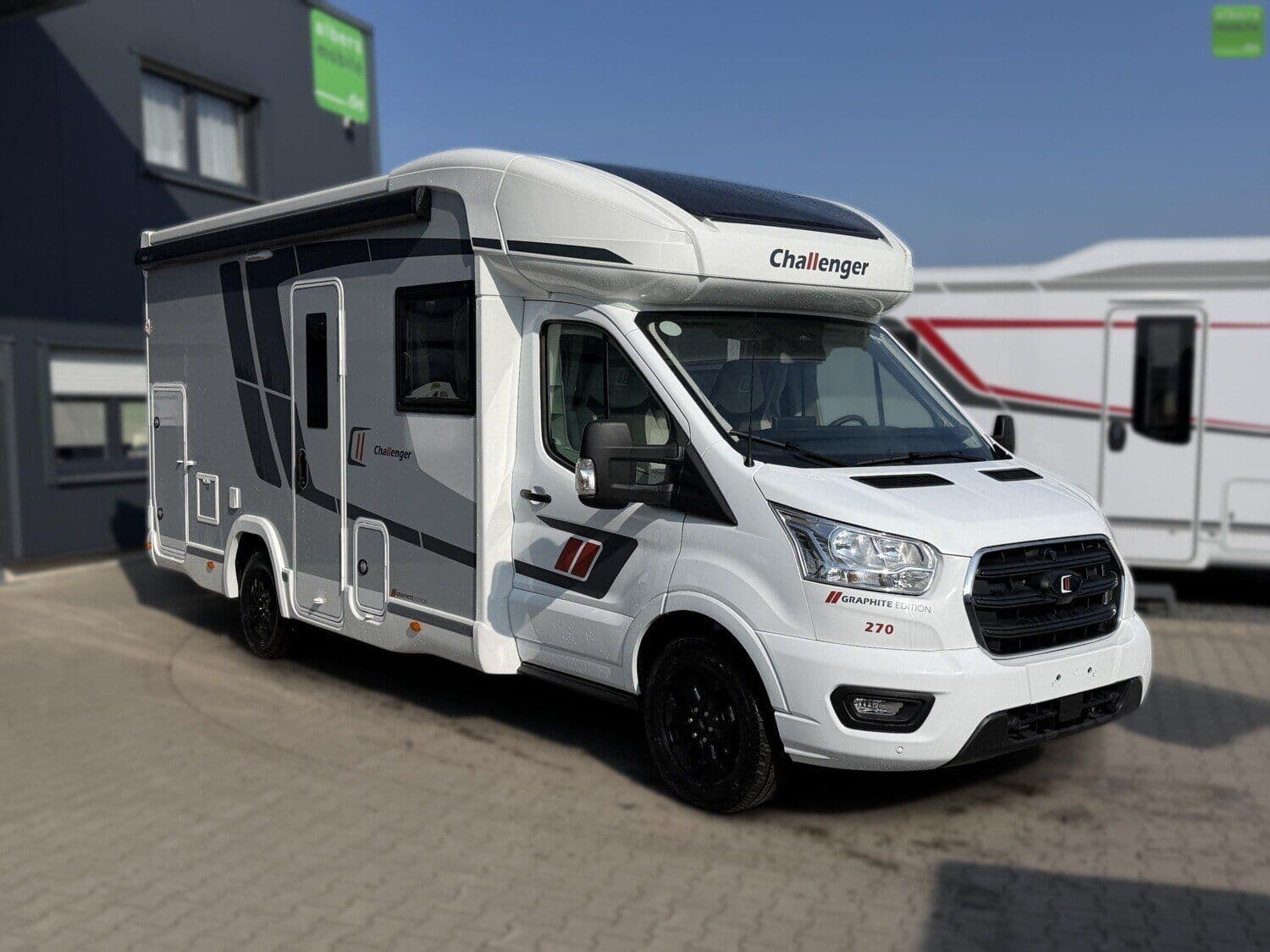 Wohnmobil Challenger Teilintegriert Graphite Edition 270 mit 4 Sitzen bei Albers Mobile GmbH Wohnmobil Ford Transit Custom Challenger 270 Teilintegriert Graphite Edition mit 4 Sitzen und 4 Schlafplätzen
