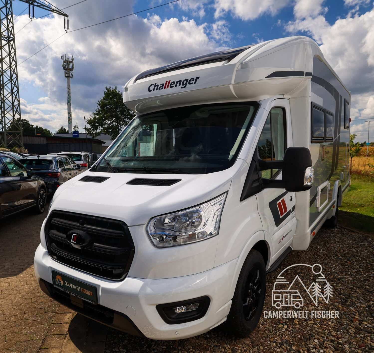 Wohnmobil Challenger Teilintegriert Graphite Edition 337 mit 4 Sitzen bei Camperwelt Fischer GmbH Wohnmobil Ford Transit Challenger 337 Teilintegriert Graphite Edition mit 4 Sitzen und 2 Schlafplätzen