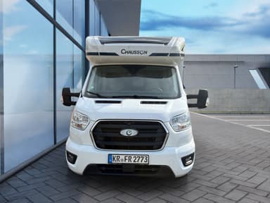 Chausson Integriert Titanium Line 777 / EL- + Hubbett