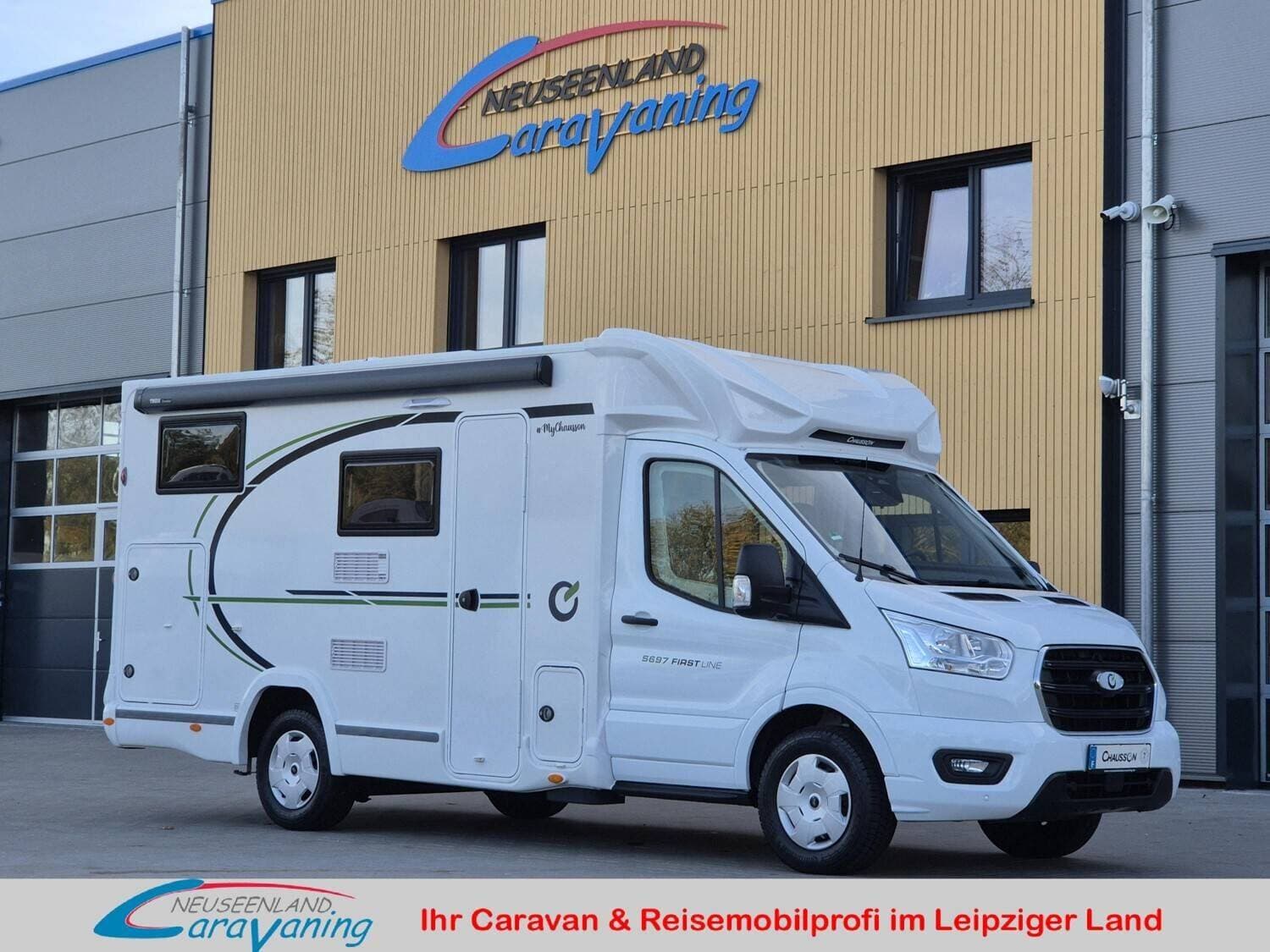 Wohnmobil Chausson Teilintegriert S First Line S697 mit 4 Sitzen bei Neuseenland Caravaning Wohnmobil Ford Transit Chausson S697 Teilintegriert S First Line mit 4 Sitzen und 2 Schlafplätzen