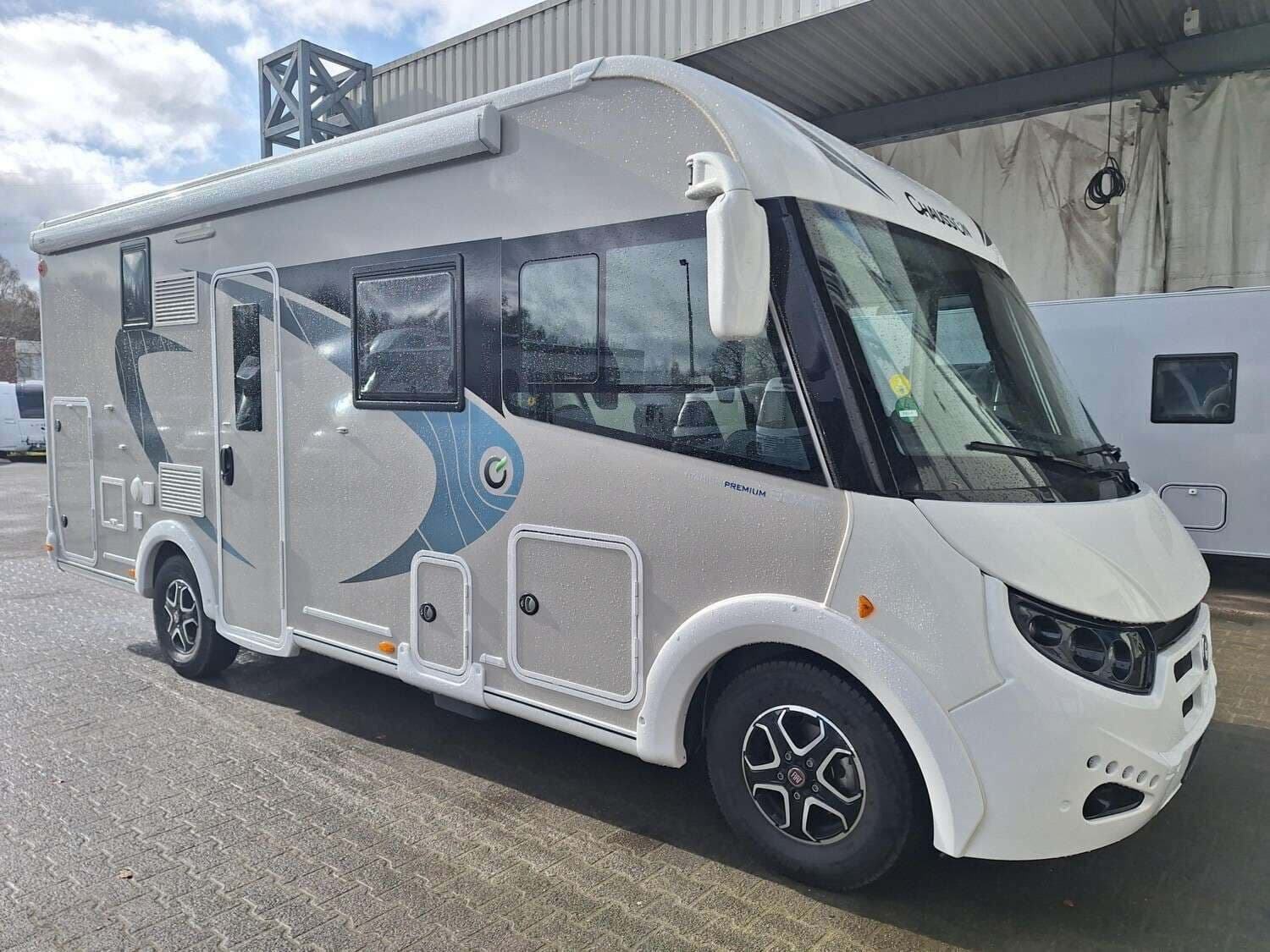Wohnmobil Chausson Titanium 6040 Premium mit 4 Sitzen bei MPG Mobilpartner GmbH Wohnmobil Fiat Ducato Chausson 6040 Premium Titanium mit 4 Sitzen und 2 Schlafplätzen