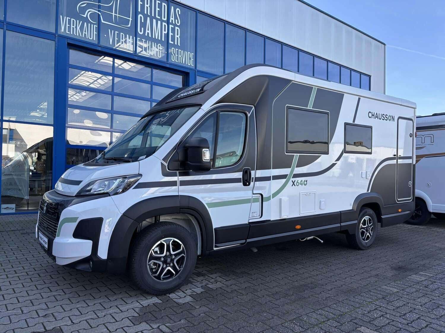 Wohnmobil Chausson X Exclusive Line X640 mit 4 Sitzen bei Friedas Camper GmbH Wohnmobil Fiat Ducato Chausson X640 X Exclusive Line mit 4 Sitzen und 4 Schlafplätzen