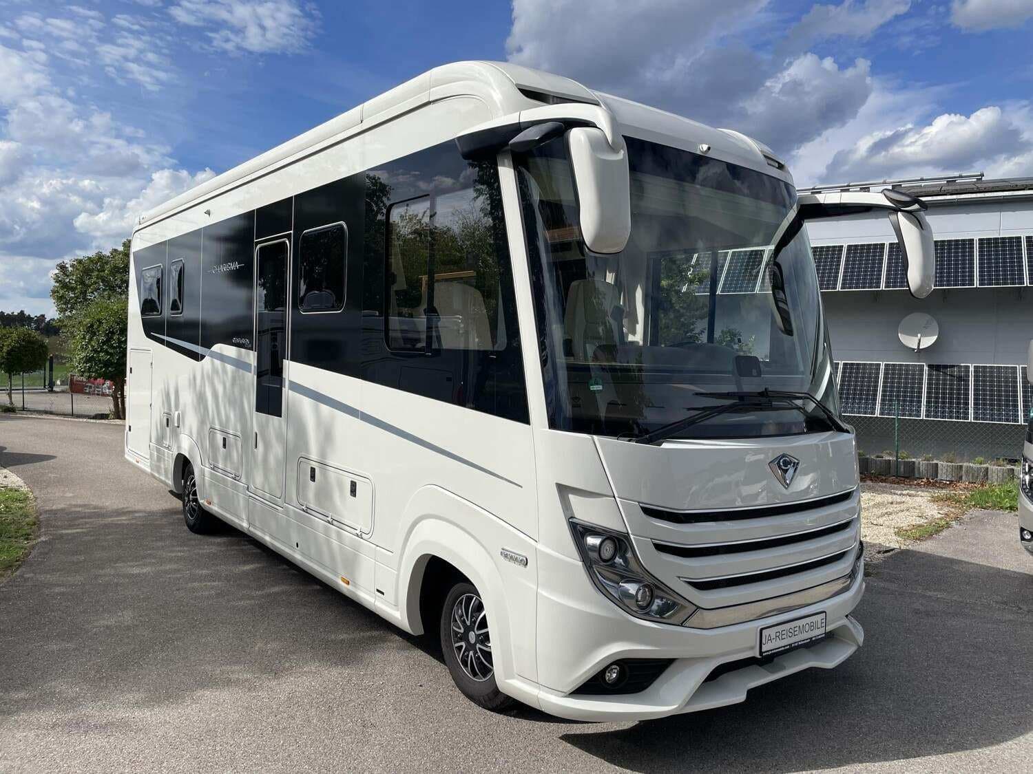 Wohnmobil Concorde Charisma 910 LI mit 4 Sitzen bei Ja-Reisemobile Jürgen Lesniczack Wohnmobil Iveco Daily Concorde 910 LI Charisma mit 4 Sitzen und 4 Schlafplätzen
