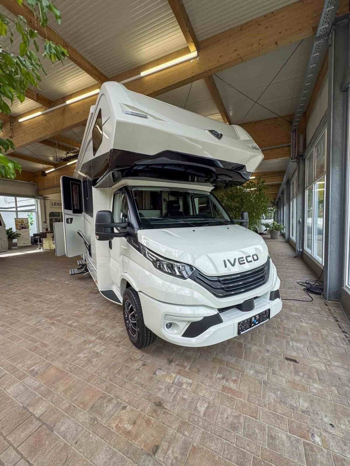 Wohnmobil Concorde Cruiser 790 RLA mit 4 Sitzen bei Concorde Reisemobile GmbH Wohnmobil Iveco Daily Concorde 790 RLA Cruiser mit 4 Sitzen und 2 Schlafplätzen