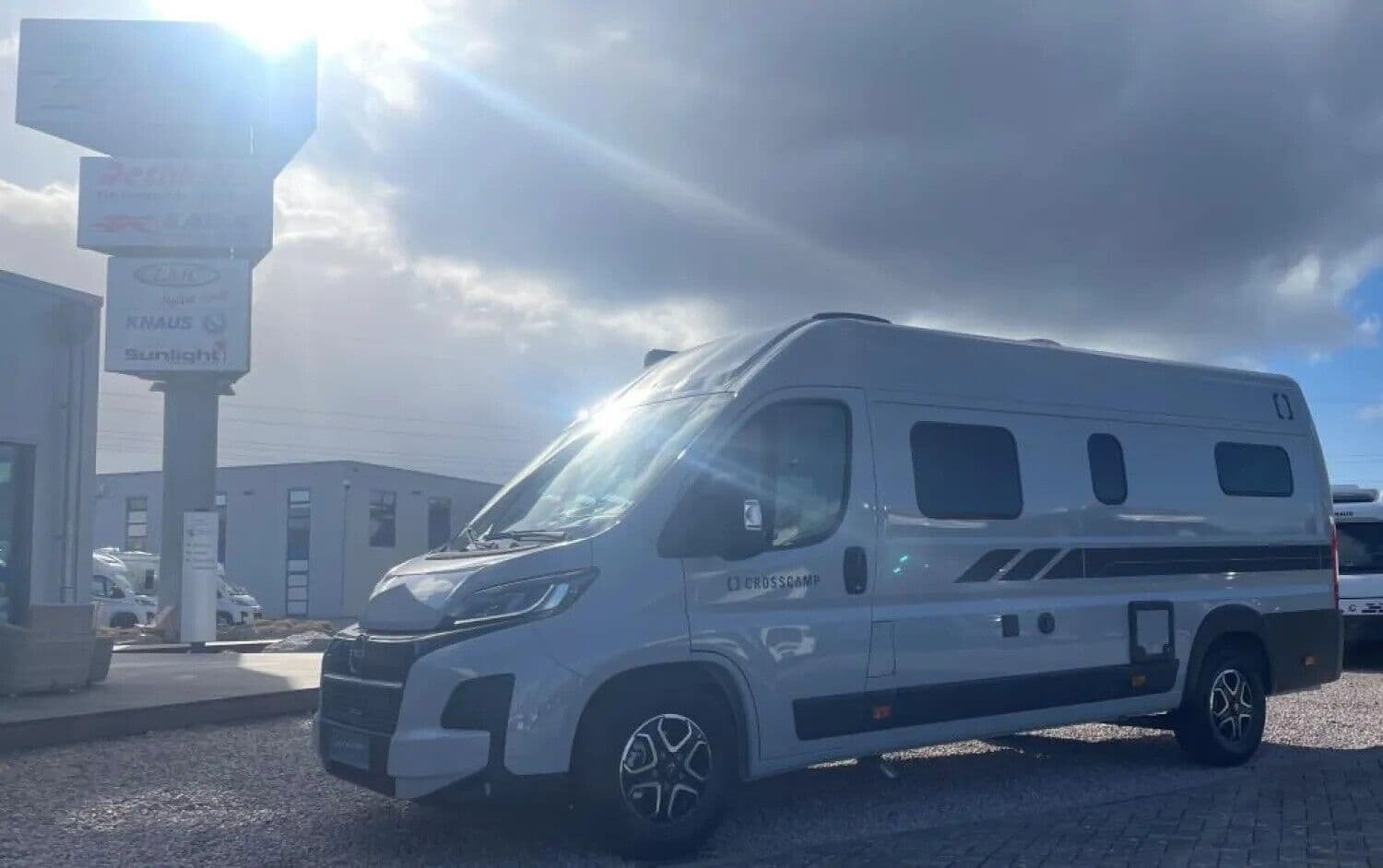 Wohnmobil Crosscamp CV CV 640 Opel mit 4 Sitzen bei Freizeit-Center Albrecht GmbH & Co. KG Wohnmobil Opel Movano Crosscamp CV 640 Opel CV mit 4 Sitzen und 2 Schlafplätzen