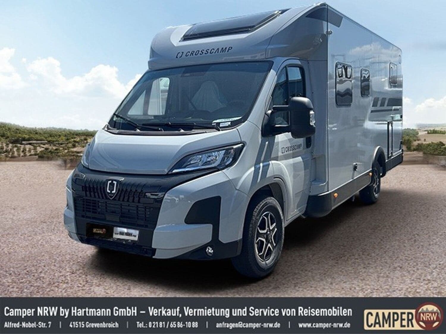 Wohnmobil Crosscamp EXPDN 7.4 E mit 4 Sitzen bei Hartmann GmbH Mercedes Benz Wohnmobil Peugeot Boxer Crosscamp 7.4 E EXPDN mit 4 Sitzen und 2 Schlafplätzen