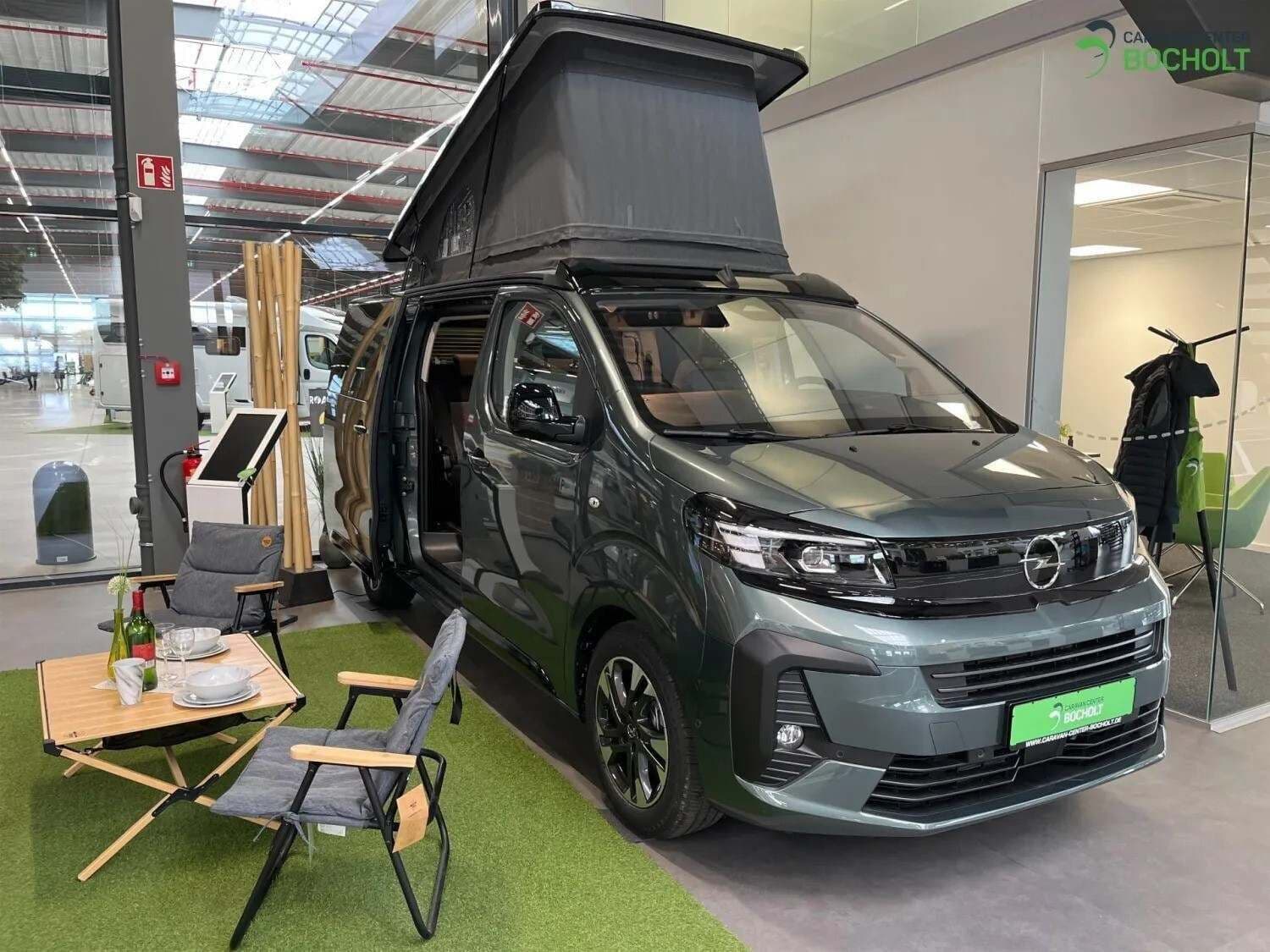 Wohnmobil Crosscamp EXPLR 5.0 F mit 4 Sitzen bei Caravan Center Bocholt GmbH & Co. KG Wohnmobil Crosscamp 5.0 F EXPLR mit 4 Sitzen und 4 Schlafplätzen