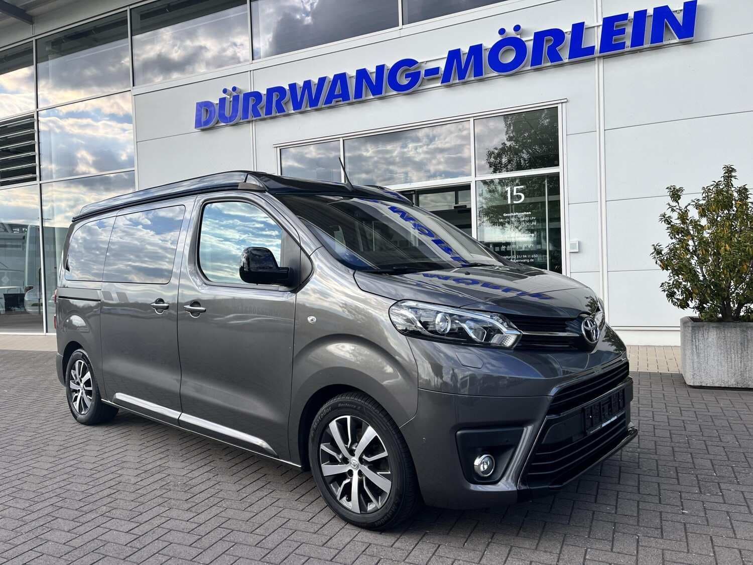 Wohnmobil Crosscamp Toyota Flex mit 5 Sitzen bei Dürrwang GmbH & Co. KG Caravan und Reisemobile Wohnmobil Toyota Proace Crosscamp Flex Toyota mit 5 Sitzen und 4 Schlafplätzen