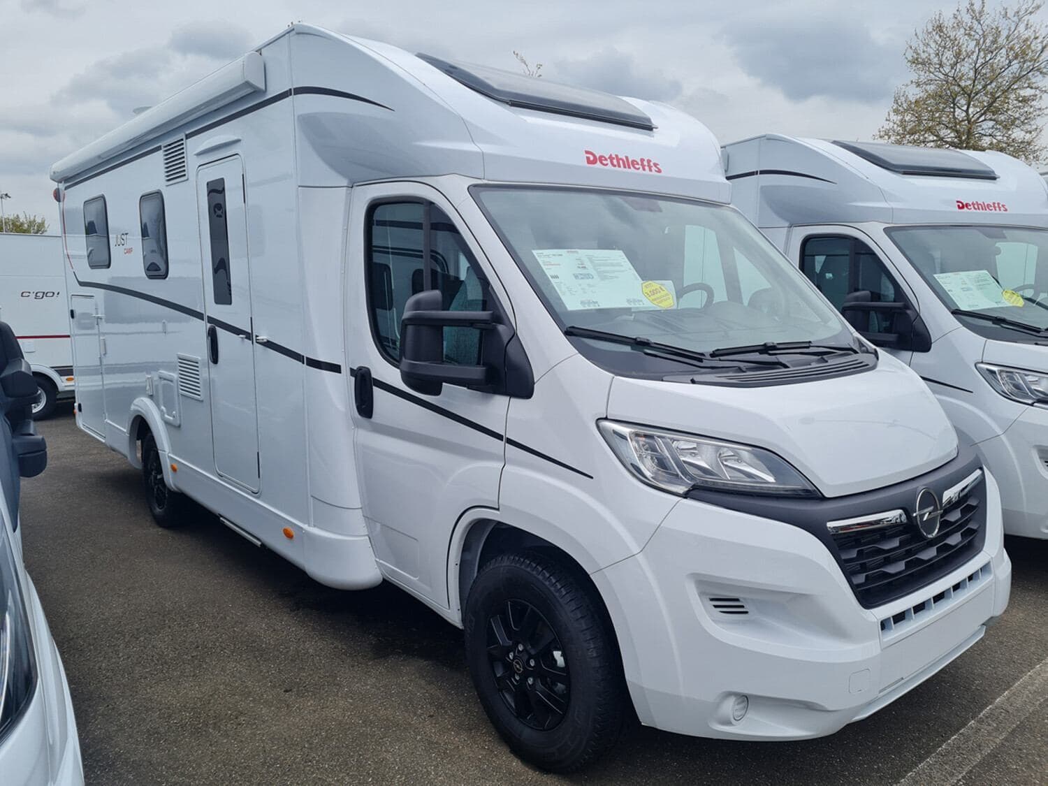 Wohnmobil Dethleffs Just Camp T 7052 DBM mit 4 Sitzen bei FREIZEITMOBILE GULDE GmbH Wohnmobil Dethleffs T 7052 DBM Just Camp mit 4 Sitzen und 4 Schlafplätzen