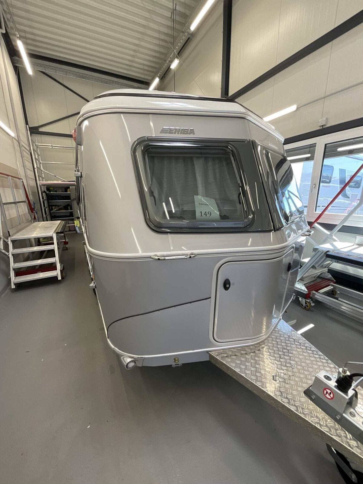 Wohnwagen Eriba Touring 542 bei ERWIN HYMER Center Bad Waldsee GmbH Wohnwagen Eriba 542 Touring mit 3 Schlafplätzen