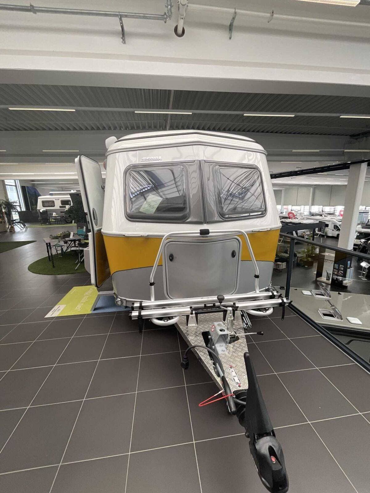 Wohnwagen Eriba Touring 542 bei ERWIN HYMER Center Bad Waldsee GmbH Wohnwagen Eriba 542 Touring mit 3 Schlafplätzen