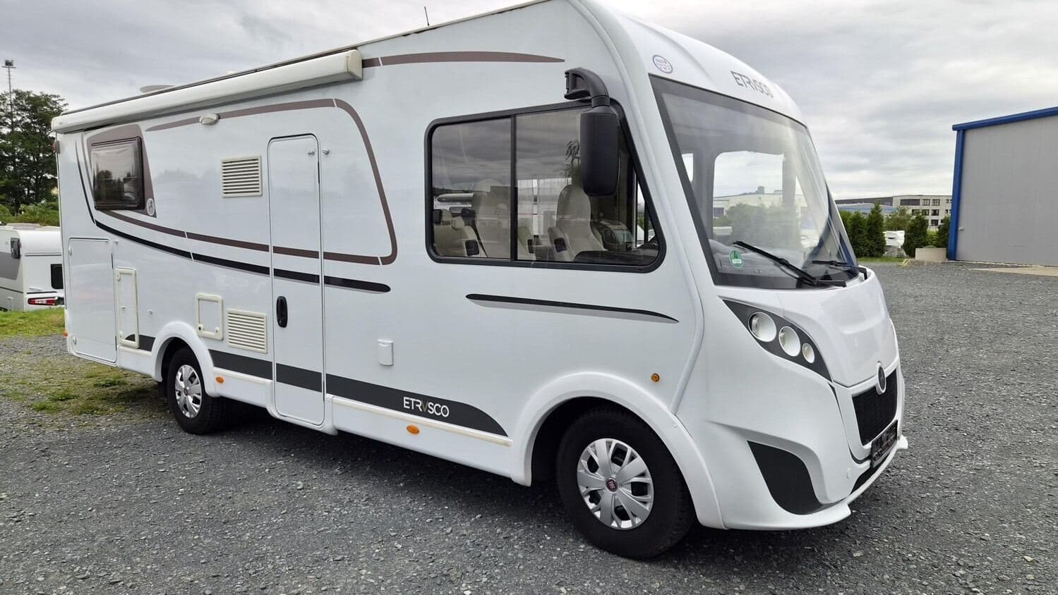 Wohnmobil Etrusco I 7400 SB mit 4 Sitzen bei CMD Caravan Meinert Dresden GmbH Wohnmobil Fiat Ducato Etrusco 7400 SB I mit 4 Sitzen und 4 Schlafplätzen