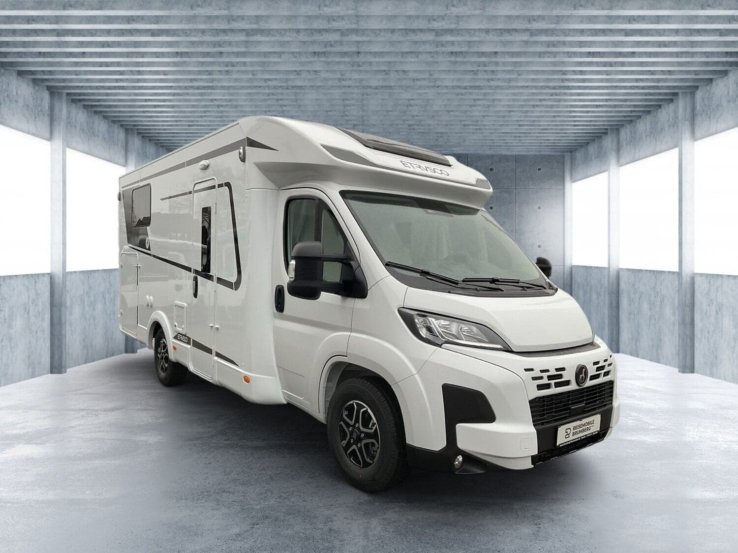 Wohnmobil Etrusco T 6900 SB mit 4 Sitzen bei Reisemobile Brumberg GmbH Wohnmobil Fiat Ducato Etrusco 6900 SB T mit 4 Sitzen und 2 Schlafplätzen