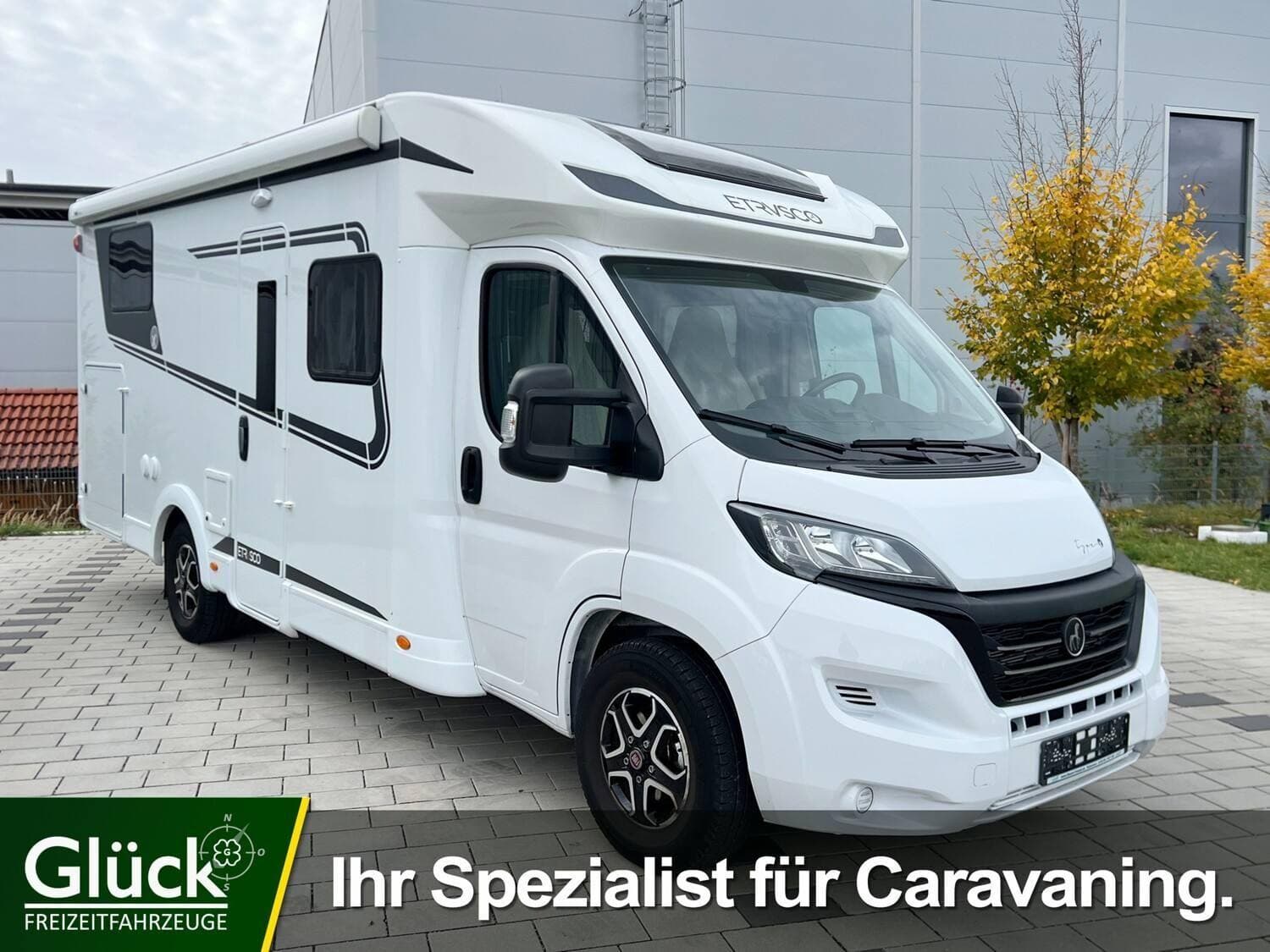 Wohnmobil Etrusco T 7300 SB mit 4 Sitzen bei Glück Freizeit GmbH Wohnmobil Etrusco 7300 SB T mit 4 Sitzen und 4 Schlafplätzen