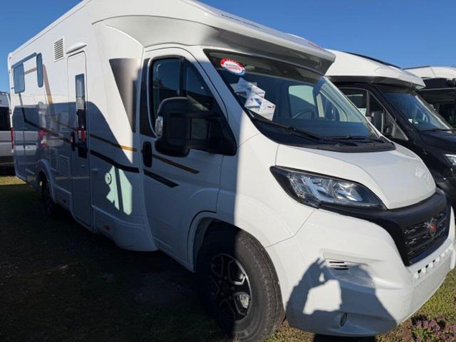 Wohnmobil Eura Mobil Profila T PT 720 EB mit 4 Sitzen bei Caravan Park Erkner GmbH Wohnmobil Fiat Ducato Eura Mobil PT 720 EB Profila T mit 4 Sitzen und 2 Schlafplätzen