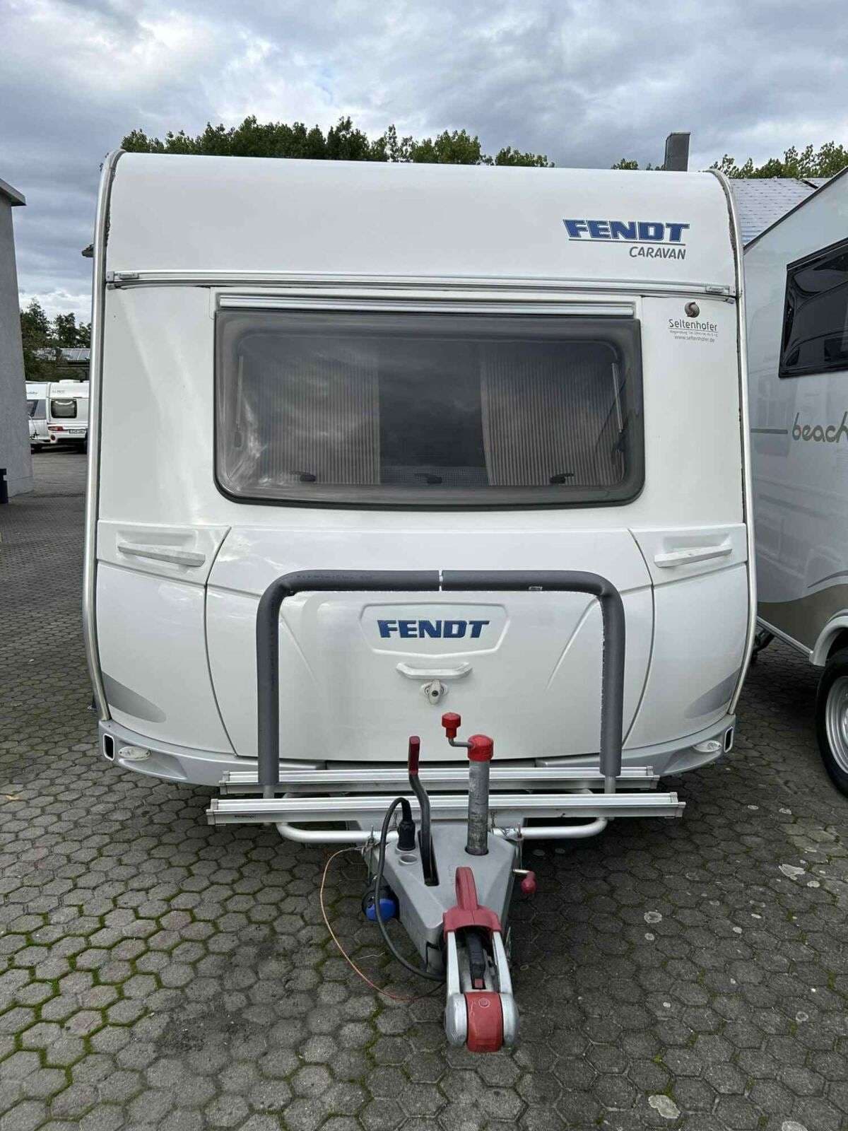 Wohnwagen Fendt Saphir 470 TF mit 4 Sitzen bei Seltenhofer Caravaning GmbH Wohnwagen Fendt 470 TF Saphir mit 4 Sitzen und 4 Schlafplätzen