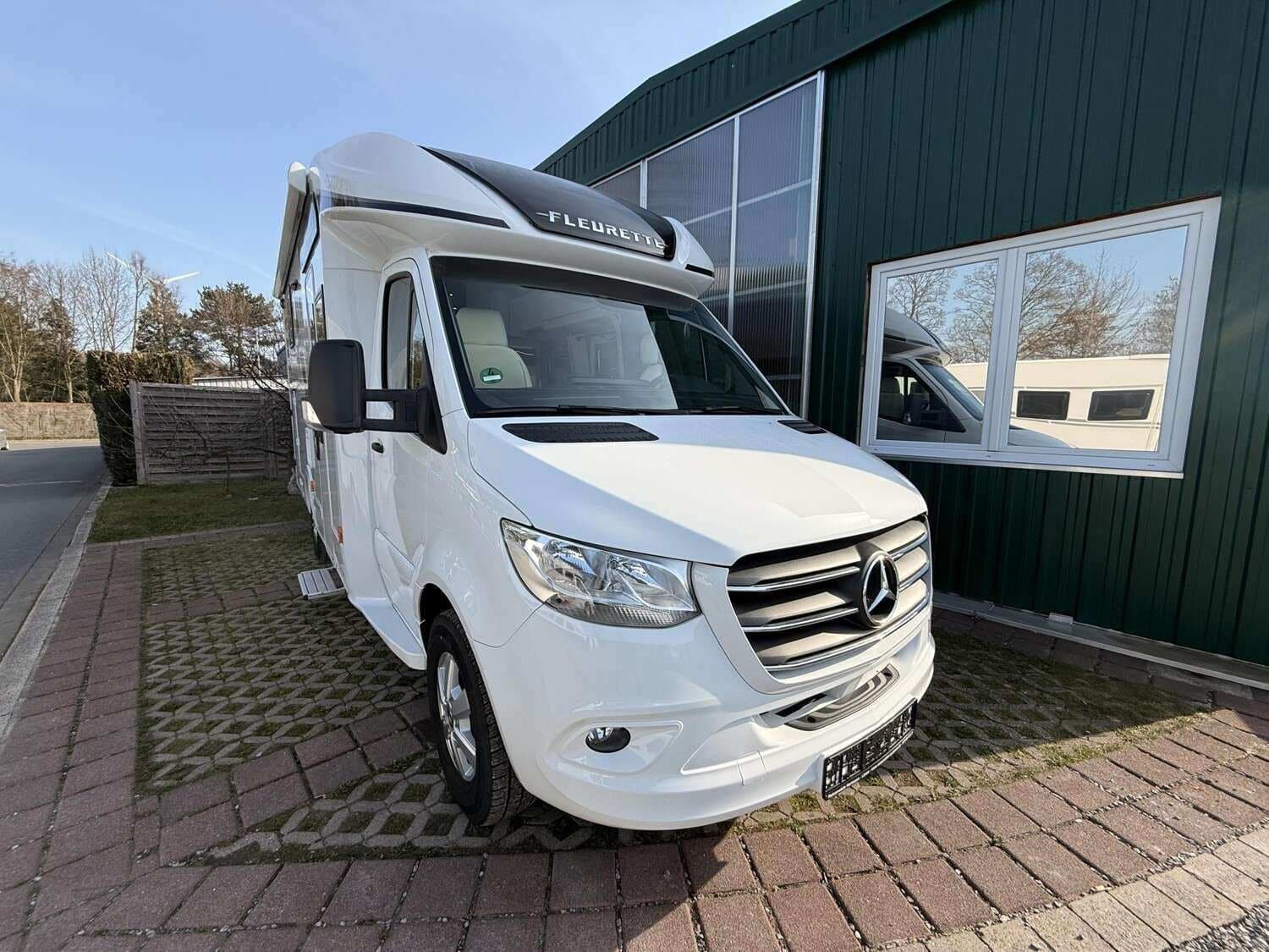 Wohnmobil Fleurette Elister 73 LMF mit 4 Sitzen bei Hartmann GmbH Wohnmobil Mercedes Sprinter Fleurette 73 LMF Elister mit 4 Sitzen und 4 Schlafplätzen