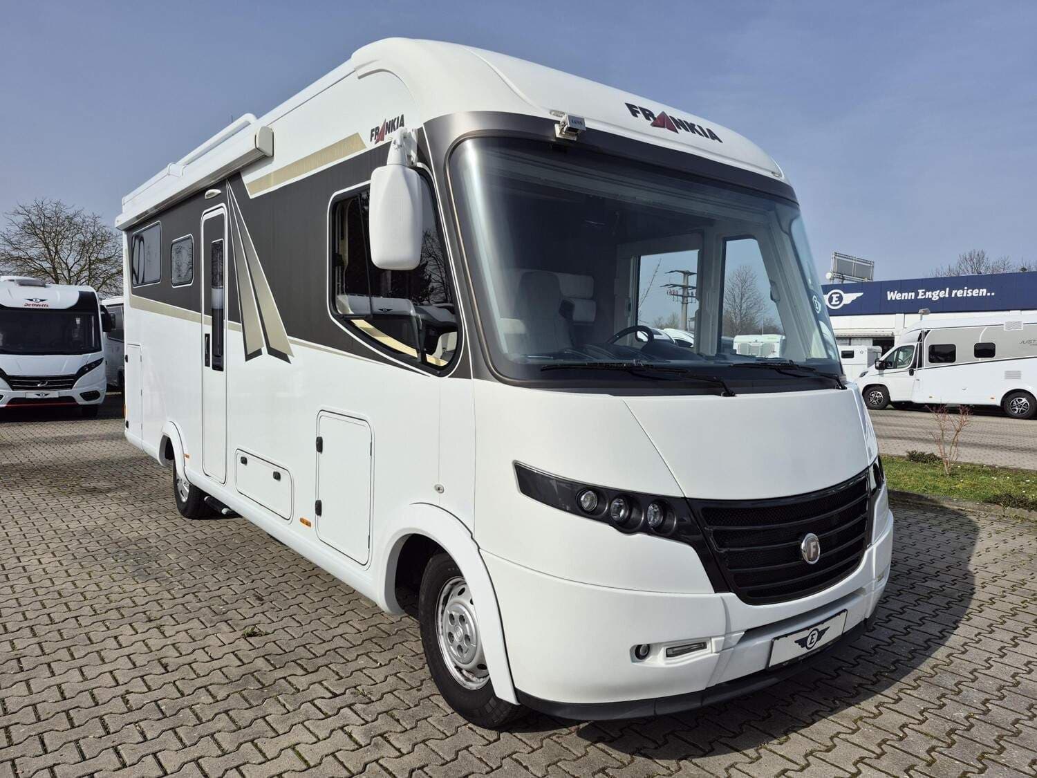 Wohnmobil Frankia F-Line I 740 Plus mit 2 Sitzen bei Engel Caravaning Frankfurt GmbH & Co. KG Wohnmobil Fiat Ducato Frankia I 740 Plus F-Line mit 2 Sitzen und 4 Schlafplätzen