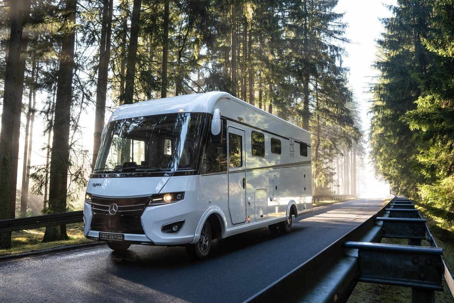 Wohnmobil Frankia Platin I 7400 GD Final Edition mit 4 Sitzen bei Engel Caravaning Frankfurt GmbH & Co. KG Wohnmobil Mercedes Sprinter Frankia I 7400 GD Final Edition Platin mit 4 Sitzen und 4 Schlafplätzen