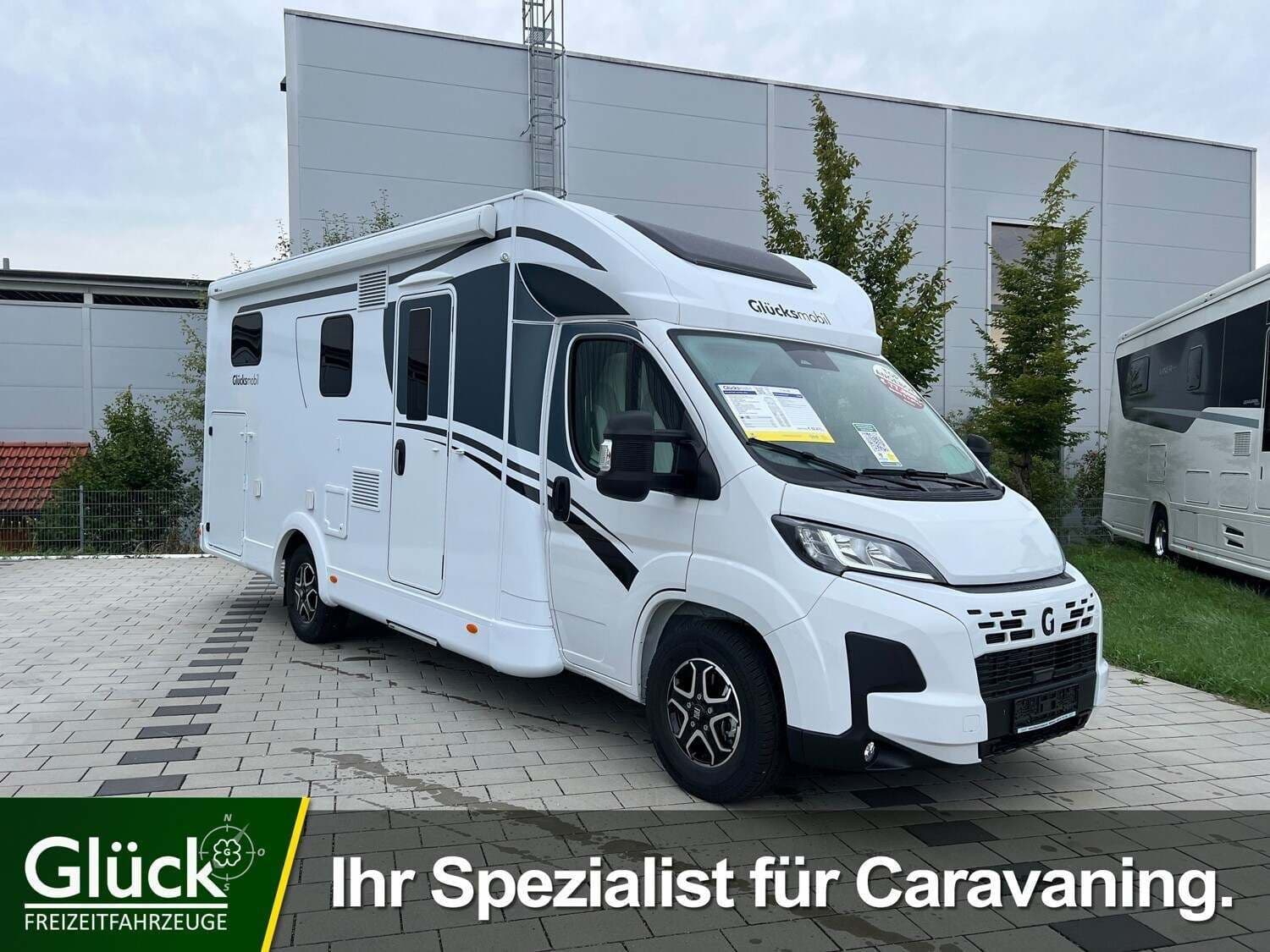 Wohnmobil Glücksmobil T 741 EB mit 4 Sitzen bei Glück Freizeit GmbH Wohnmobil Glücksmobil 741 EB T mit 4 Sitzen und 4 Schlafplätzen