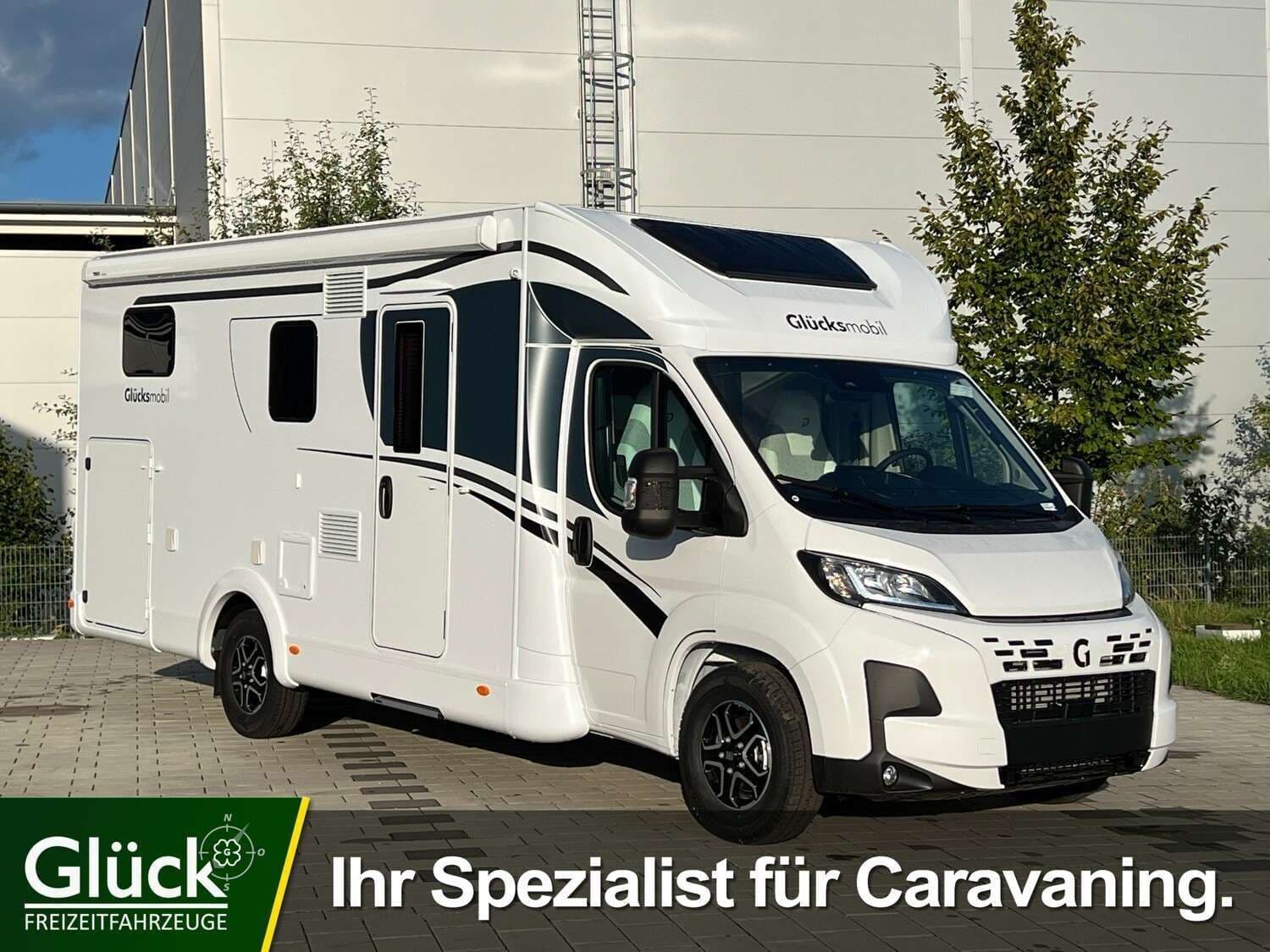 Wohnmobil Glücksmobil T 741 EB mit 4 Sitzen bei Glück Freizeit GmbH Wohnmobil Glücksmobil 741 EB T mit 4 Sitzen und 2 Schlafplätzen