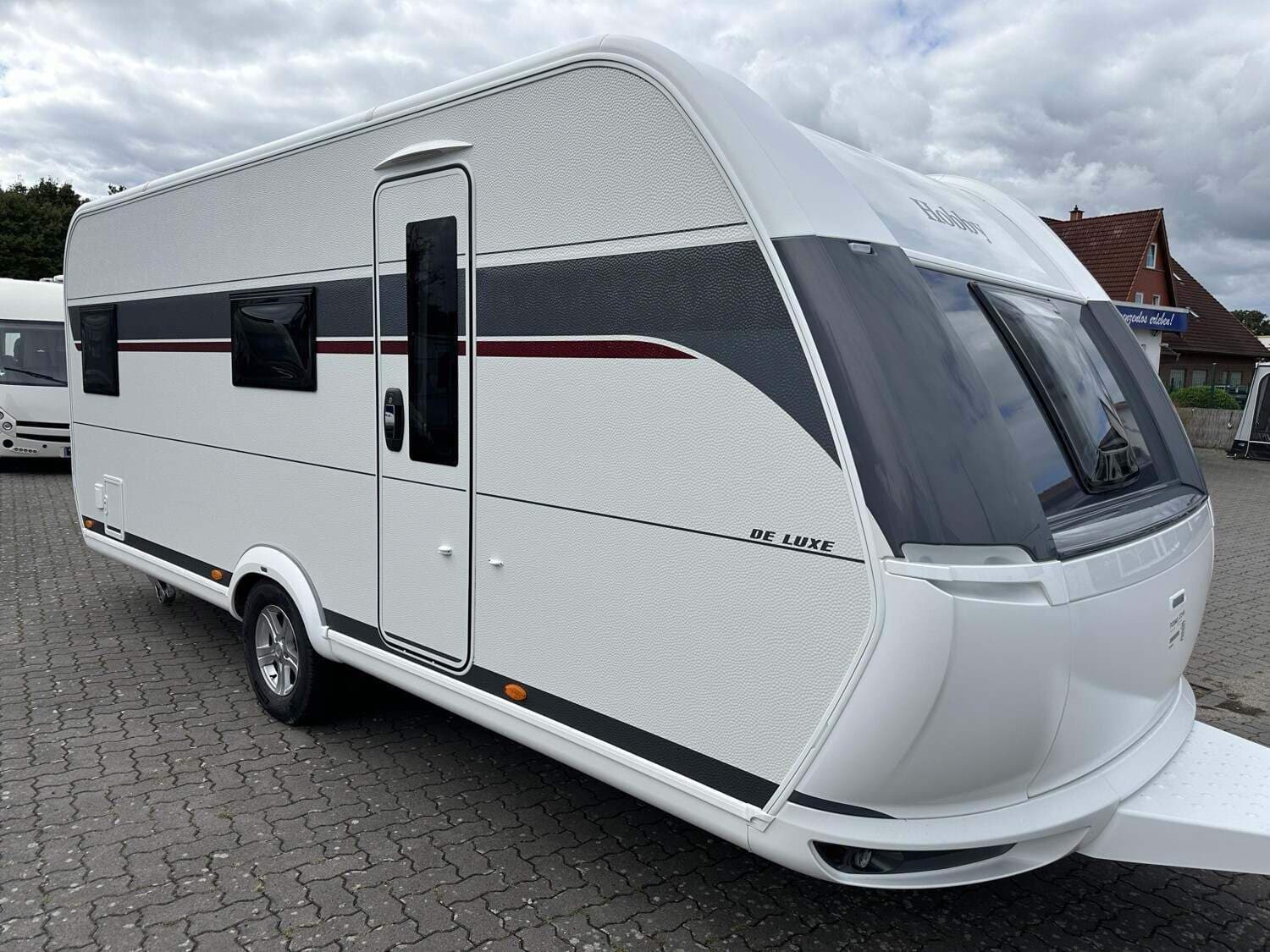 Wohnwagen Hobby De Luxe 545 KMF bei Caravan Brandl GmbH Wohnwagen Hobby 545 KMF De Luxe mit 3 Schlafplätzen