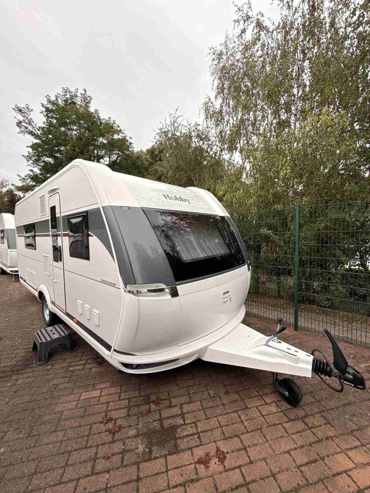 Wohnwagen Hobby Excellent 540 WFU mit 4 Sitzen bei Campingsalon ZimmerMann GmbH Wohnwagen Hobby 540 WFU Excellent mit 4 Sitzen und 2 Schlafplätzen