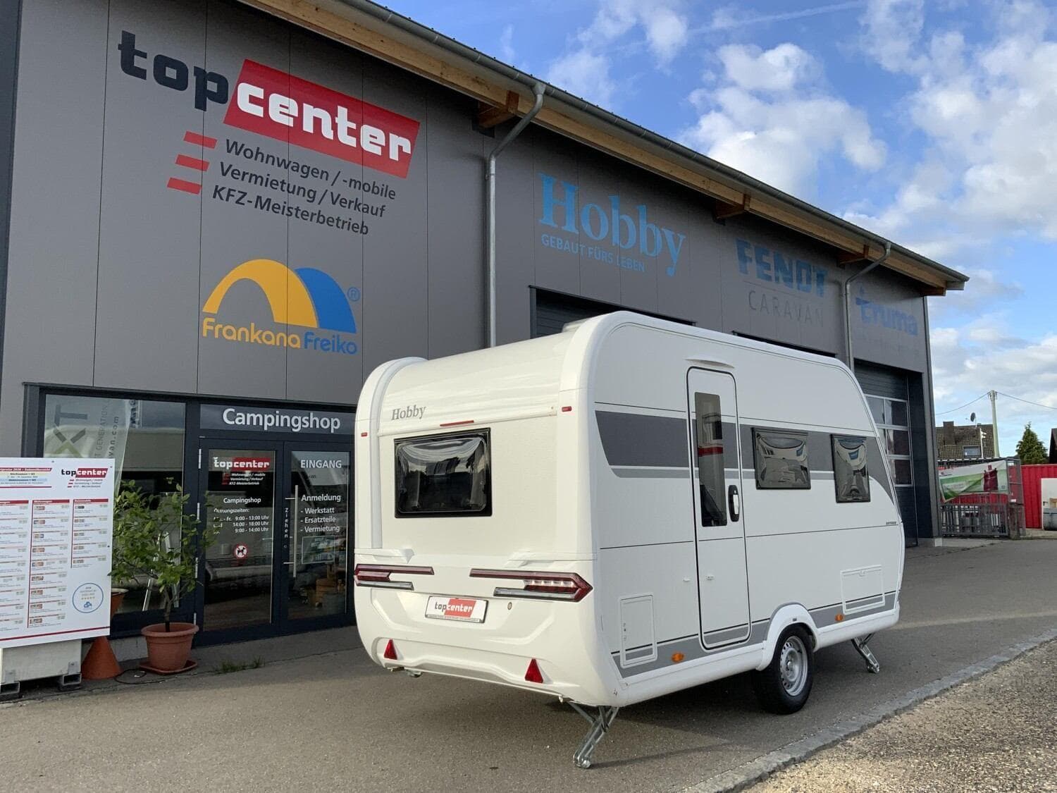 Wohnwagen Hobby OnTour 390 SF bei topcenter GmbH Wohnwagen Hobby 390 SF OnTour mit 4 Schlafplätzen