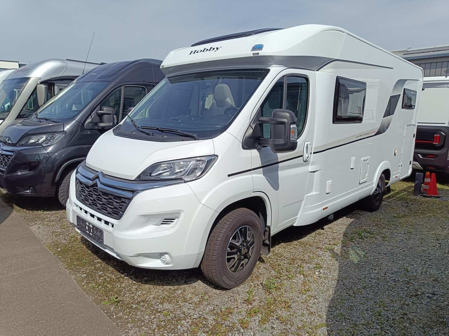 Wohnmobil Hobby Optima OnTour Edition V65 GE mit 4 Sitzen bei Dietle GmbH Wohnmobil Citroen Jumper Hobby V65 GE Optima OnTour Edition mit 4 Sitzen und 2 Schlafplätzen