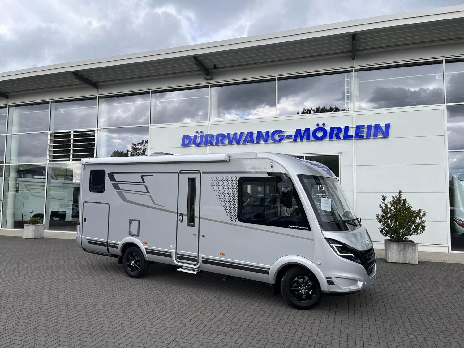 Wohnmobil Hymer B-Klasse MC I 600 mit 4 Sitzen bei Dürrwang GmbH & Co. KG Caravan und Reisemobile Wohnmobil Hymer 600 B-Klasse MC I mit 4 Sitzen und 4 Schlafplätzen