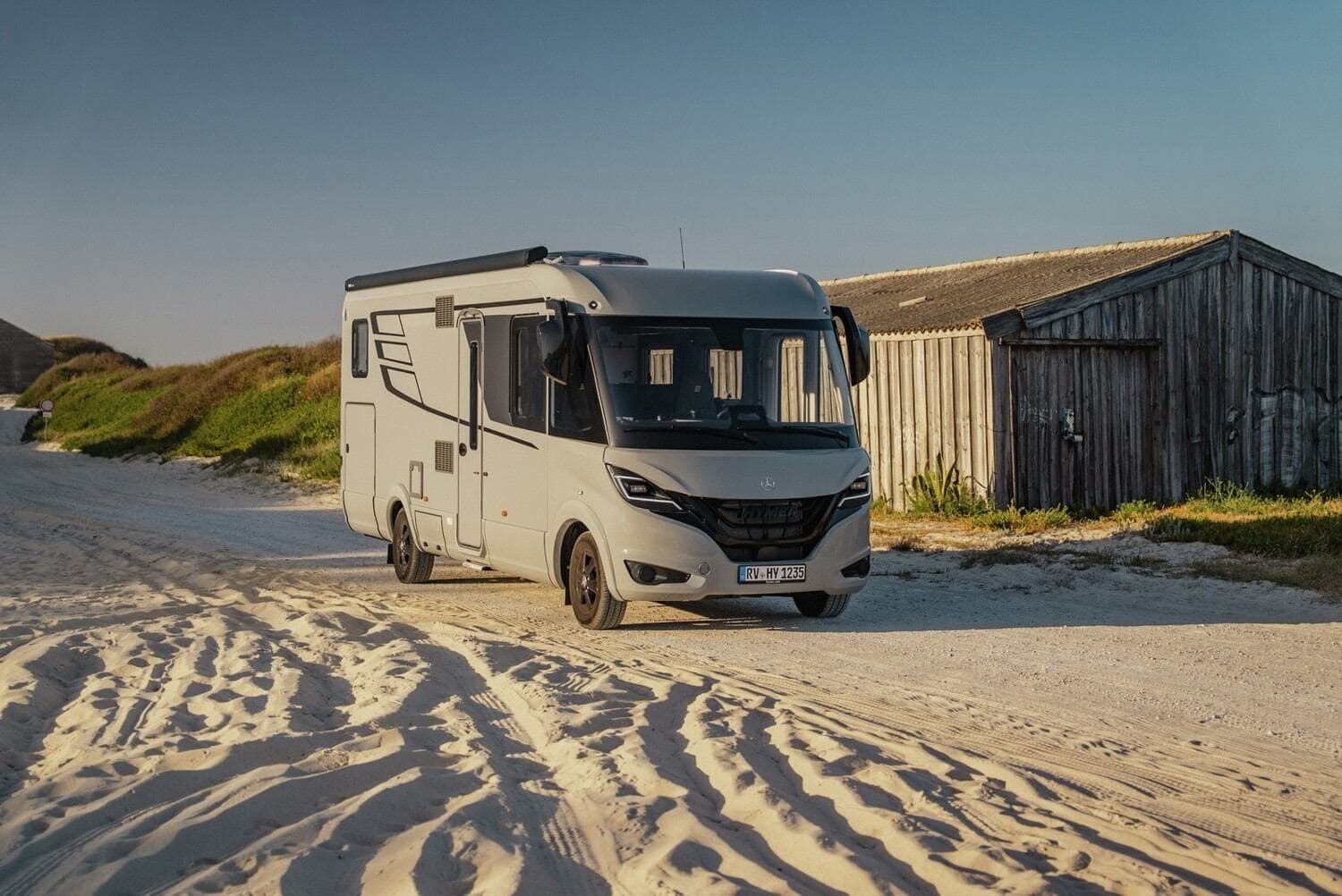 Wohnmobil Hymer B-Klasse ML I 780 mit 5 Sitzen bei Lippert-Reisemobile GmbH Wohnmobil Hymer 780 B-Klasse ML I mit 5 Sitzen und 4 Schlafplätzen