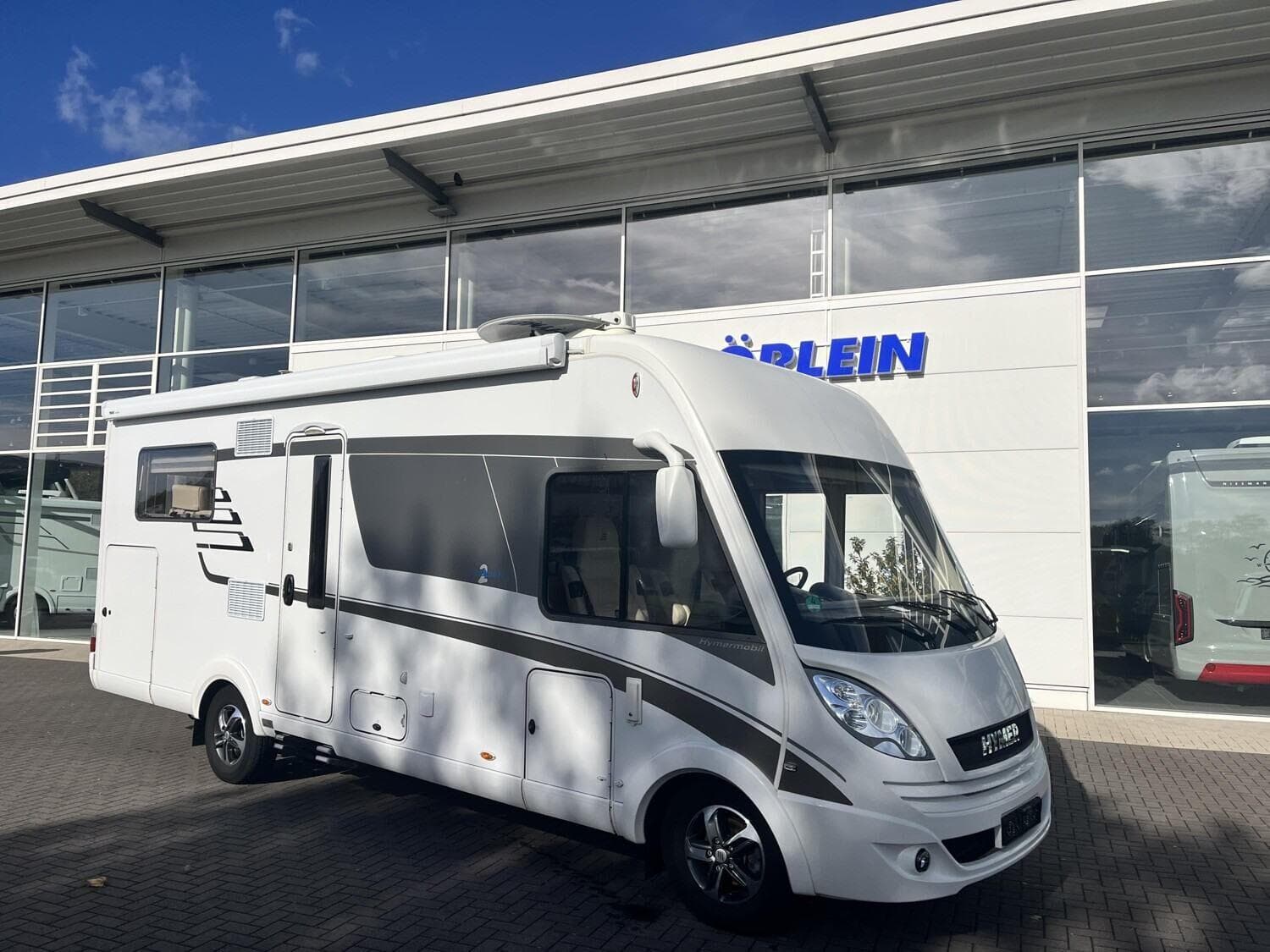 Wohnmobil Hymer DuoMobil 634 SL mit 4 Sitzen bei Dürrwang GmbH & Co. KG Caravan und Reisemobile Wohnmobil Fiat Ducato Hymer 634 SL DuoMobil mit 4 Sitzen und 4 Schlafplätzen