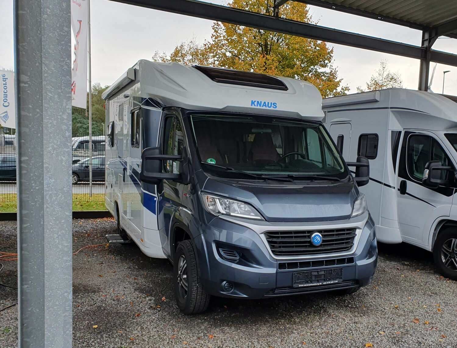 Wohnmobil Knaus L!VE WAVE 650 MF mit 4 Sitzen bei SOMA Caravaning Center Bremen GmbH Wohnmobil Fiat Ducato Knaus 650 MF L!VE WAVE mit 4 Sitzen und 4 Schlafplätzen