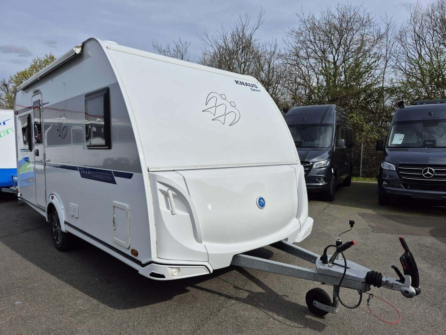 Wohnwagen Knaus Sport 450 FU Silver Selection bei Caravanpark Spann...an GmbH Wohnwagen Knaus 450 FU Silver Selection Sport mit 2 Schlafplätzen