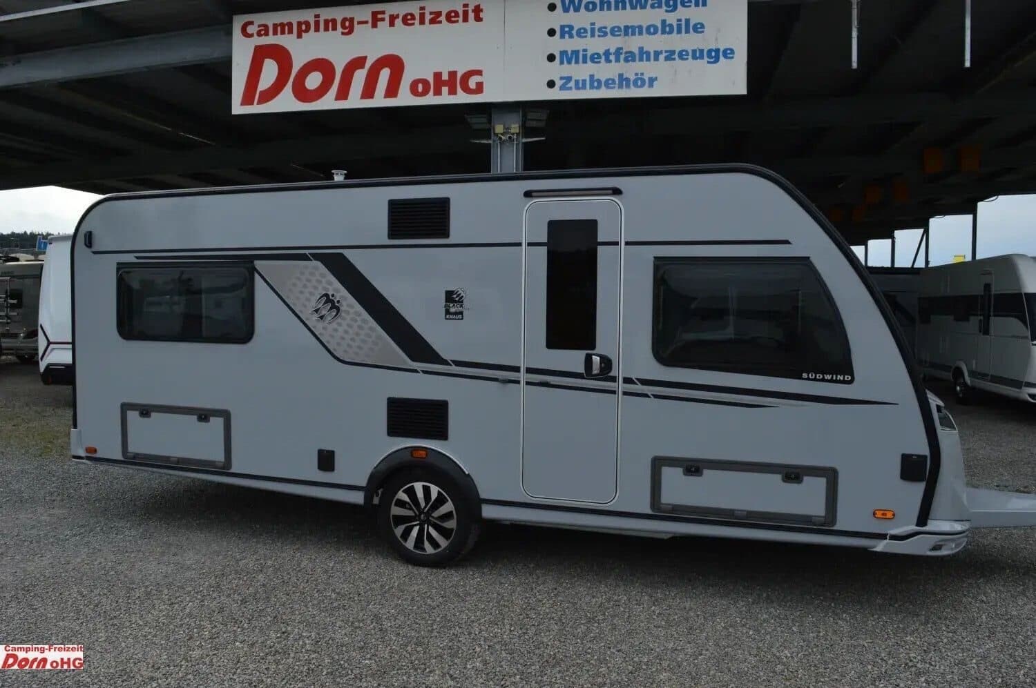 Wohnwagen Knaus Südwind 580 UF Black Selection bei Dorn oHG Wohnwagen Knaus 580 UF Black Selection Südwind mit 4 Schlafplätzen