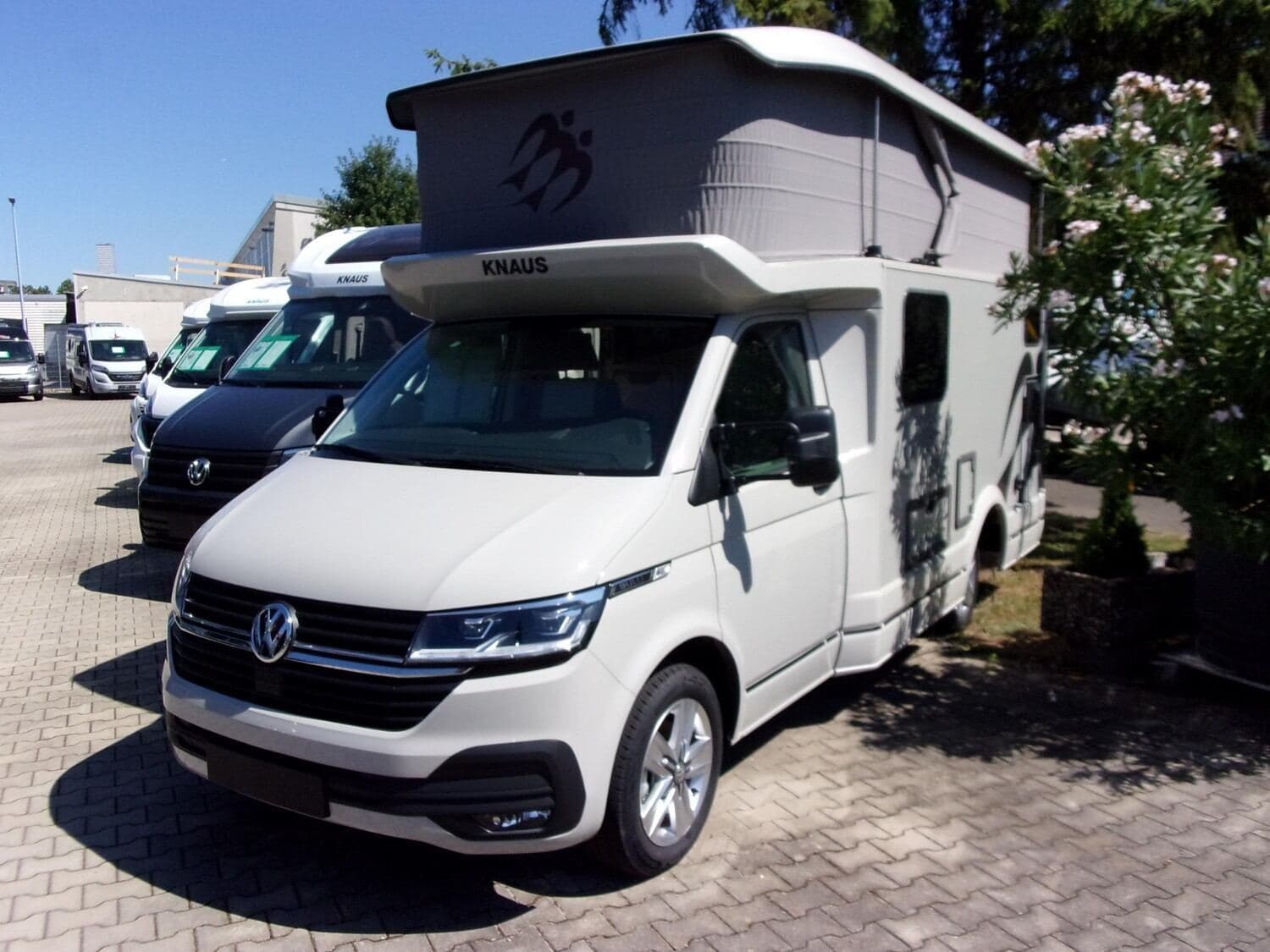 Wohnmobil Knaus Tourer CUV CUVISION 500 MQ mit 4 Sitzen bei Caravan Center Owandner Wohnmobil VW Crafter Knaus 500 MQ Tourer CUV CUVISION mit 4 Sitzen und 2 Schlafplätzen