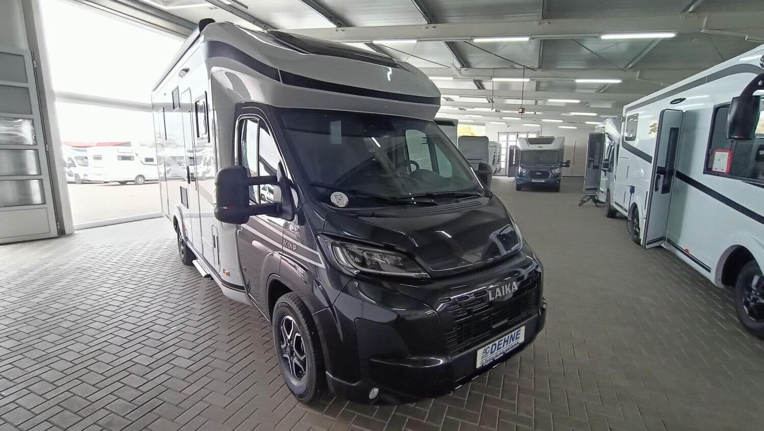 Wohnmobil Laika Ecovip L 4012 DS mit 4 Sitzen bei A.C. Dehne GmbH Wohnmobil Laika L 4012 DS Ecovip mit 4 Sitzen und 2 Schlafplätzen