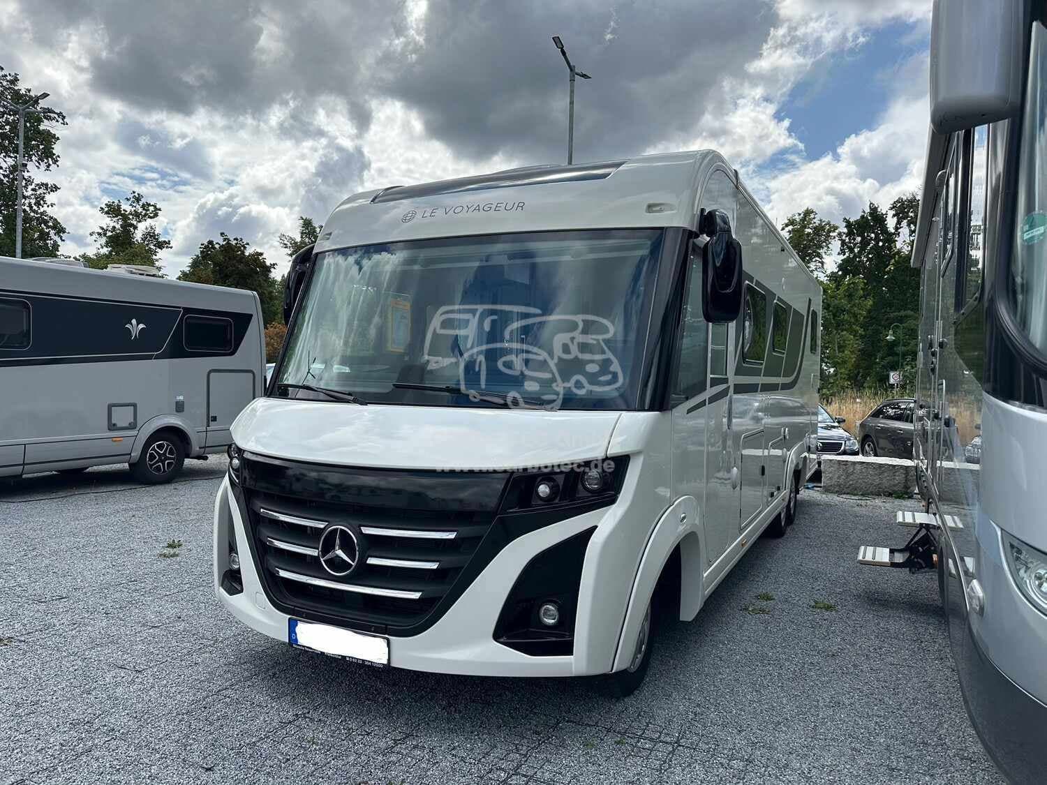 Wohnmobil Le Voyageur Heritage LVXH 8.7 GJF mit 4 Sitzen bei Carbotec GmbH Wohnmobil Mercedes Sprinter Le Voyageur LVXH 8.7 GJF Heritage mit 4 Sitzen und 4 Schlafplätzen