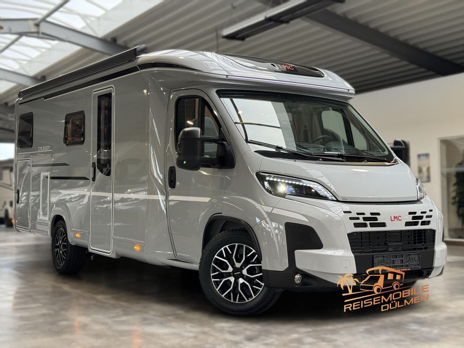 Wohnmobil LMC Cruiser 740 EL Auto mit 4 Sitzen bei Reisemobile Dülmen GmbH Wohnmobil Fiat Ducato LMC 740 EL Auto Cruiser mit 4 Sitzen und 2 Schlafplätzen